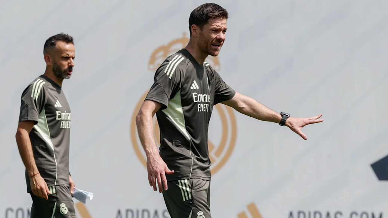 Xabi Alonso At The Club World Cup Training Session