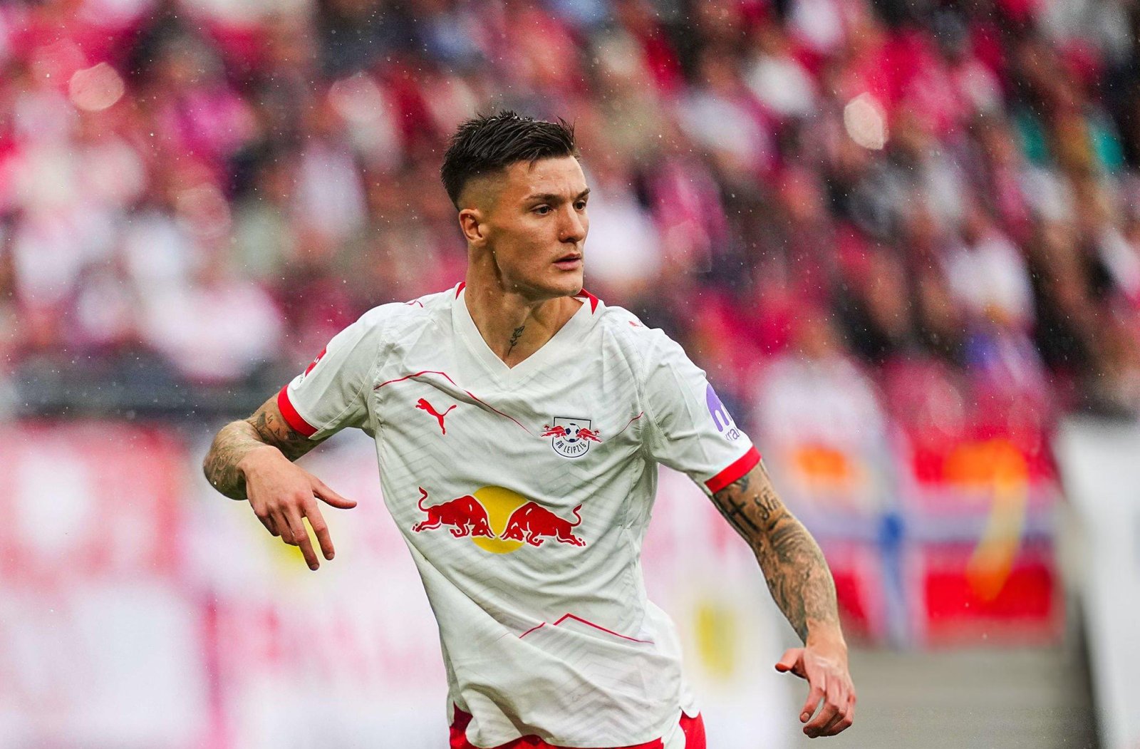Šeško Transfer Saga: Newcastle vs Man United Heats Up