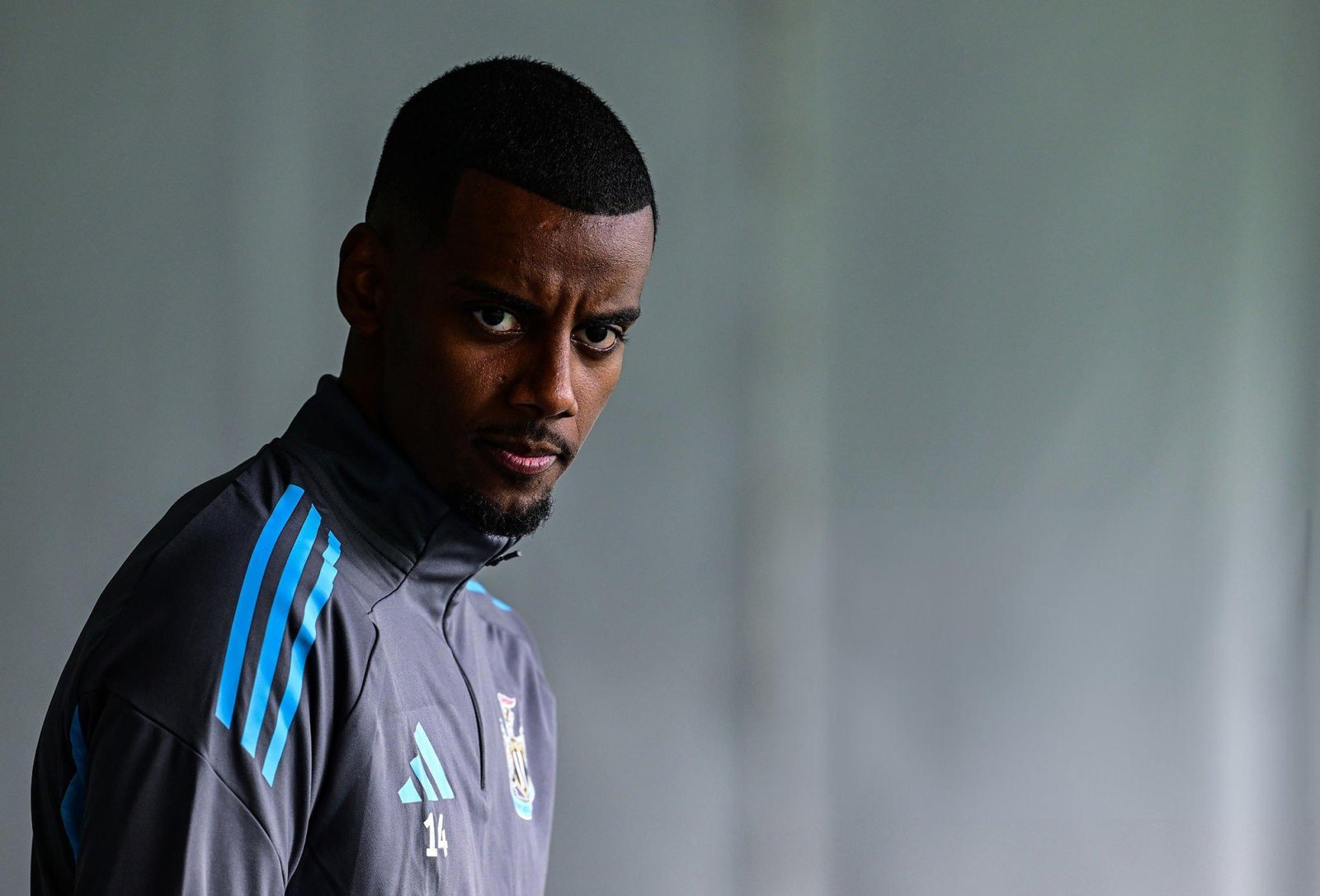 Alexander Isak’s Newcastle Future in Doubt as Liverpool Circle