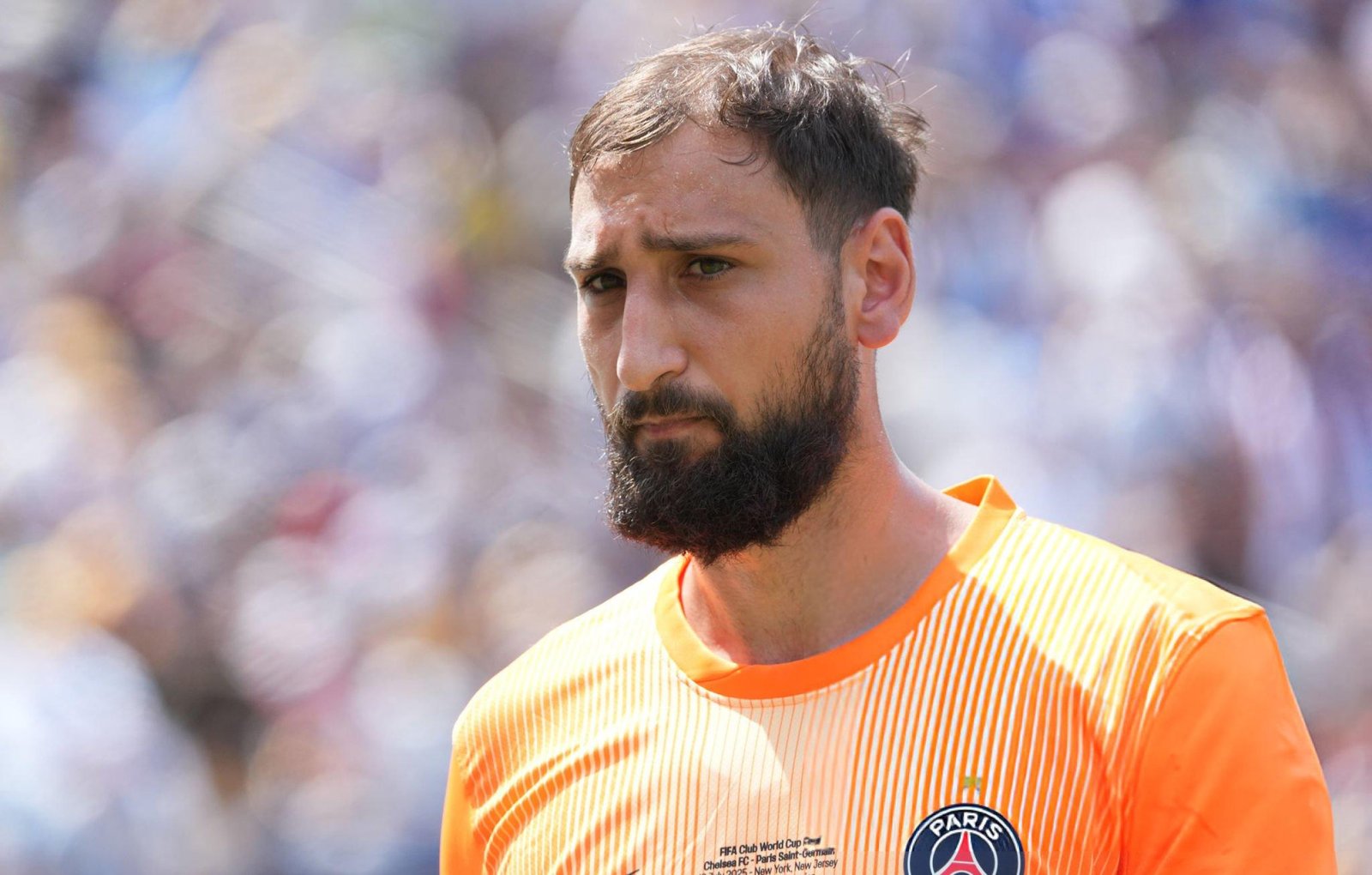 Chelsea & Man United Eye Donnarumma as PSG Exit Looms